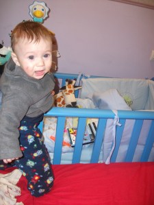 Samu poniéndose en pie